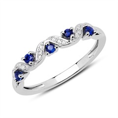 Unique Ring aus 585er Weißgold mit 5 Saphiren 0,205 ct und 4 Brillanten 0,02 ct G/SI Unkategorisiert Produktbild Unique Ring aus 585er Weißgold mit 5 Saphiren 0,205 ct und 4 Brillanten 0,02 ct G/SI Unkategorisiert Produktbild